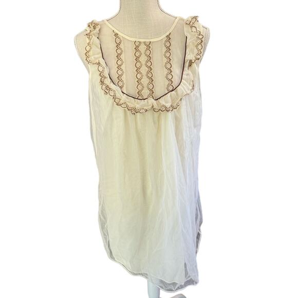 Vintage Nylon Nightgown with lace.  Size small - Picture 1 of 5